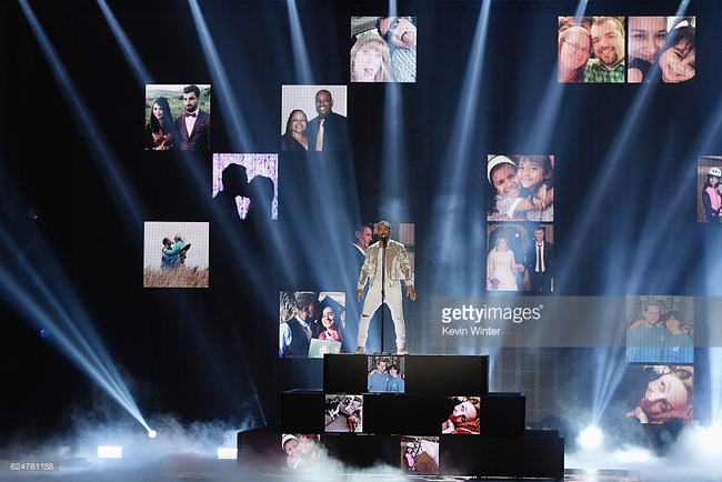 Những khoảnh khắc sân khấu bùng nổ tại American Music Awards 2016 - Ảnh 20.