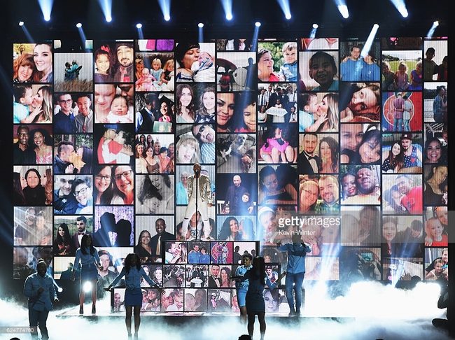 Những khoảnh khắc sân khấu bùng nổ tại American Music Awards 2016 - Ảnh 21.