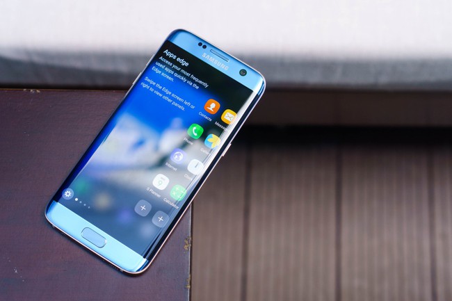 Galaxy S7 edge Xanh Coral được lòng giới công nghệ Việt Nam - Ảnh 2.