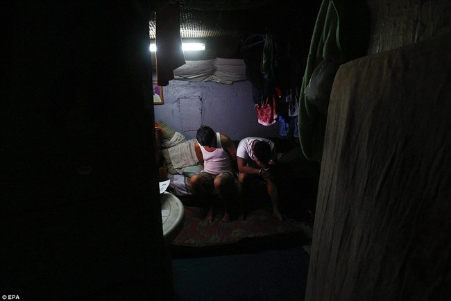 300 tội phạm ma túy bị bắn chết, 60.000 người nghiện ra đầu thú ở Philippines - Ảnh 14.