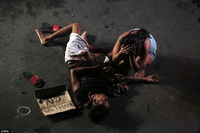 300 tội phạm ma túy bị bắn chết, 60.000 người nghiện ra đầu thú ở Philippines - Ảnh 11.