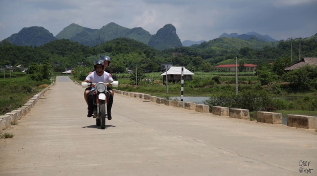 The Vietnam Notebook: Chuyến du ngoạn thú vị của hai cha con người Mỹ không biết mẩu tiếng Việt nào - Ảnh 8.