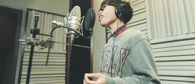 Thanh Bùi, Đông Nhi cùng 10 ca sĩ ghi âm cho ca khúc We Are One - Ảnh 9.