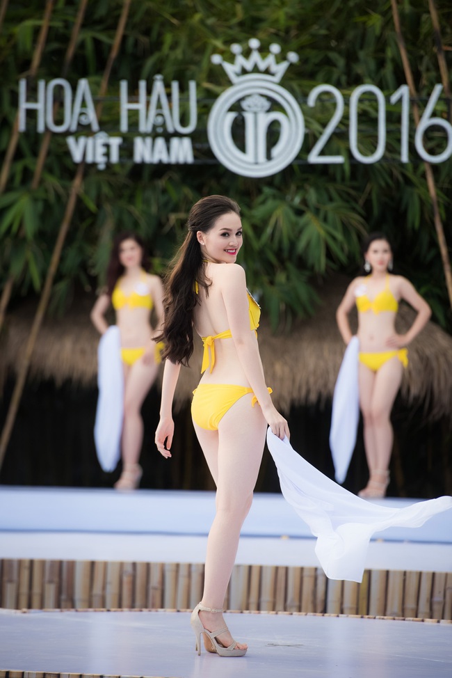 Top 33 Hoa hậu Việt Nam khoe dáng nóng bỏng trong bikini - Ảnh 4.