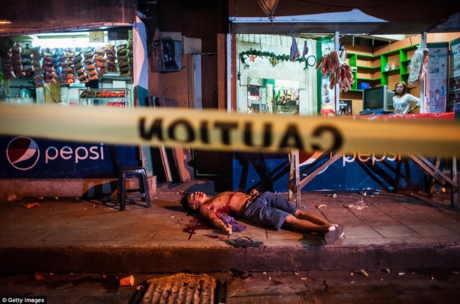 300 tội phạm ma túy bị bắn chết, 60.000 người nghiện ra đầu thú ở Philippines - Ảnh 7.