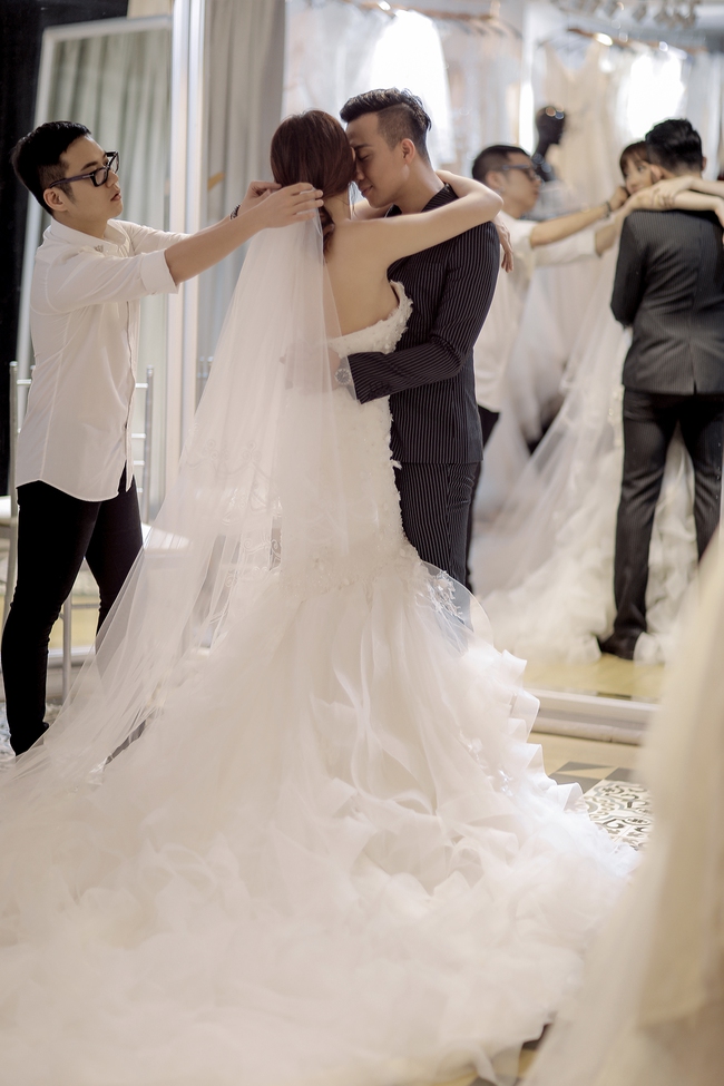 Trấn Thành đặt riêng hai mẫu váy cưới đặc biệt dành tặng Hari Won - Ảnh 7.