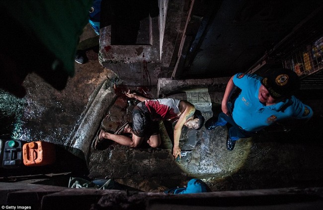 300 tội phạm ma túy bị bắn chết, 60.000 người nghiện ra đầu thú ở Philippines - Ảnh 8.