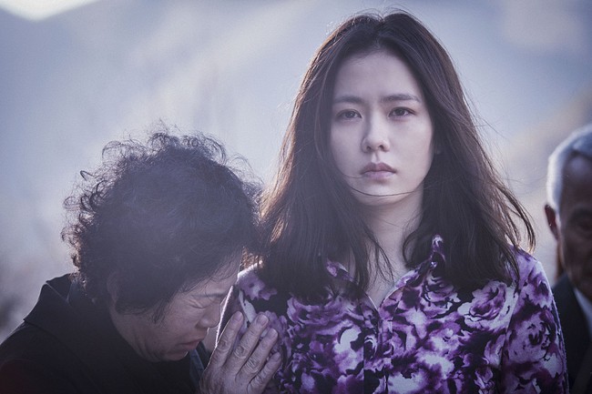 The Truth Beneath - Người mẹ Son Ye Jin đối đầu những thách thức phản đạo đức - Ảnh 2.