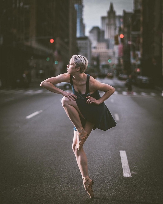 Đắm chìm vào vũ điệu đường phố qua bộ ảnh múa ballet của những nghệ sĩ không chuyên - Ảnh 14.
