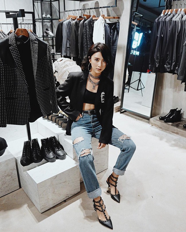 Săm soi ảnh OOTD của hot girl châu Á để nằm lòng 6 xu hướng đinh thu này - Ảnh 1. Săm soi ảnh OOTD của hot girl châu Á để nằm lòng 6 xu hướng đinh thu này - Ảnh 1.