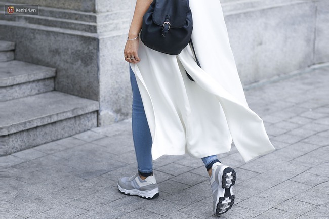 Street style chất chẳng kém thế giới của Hà Nội & Sài Gòn - Ảnh 4. Street style chất chẳng kém thế giới của Hà Nội & Sài Gòn - Ảnh 4.
