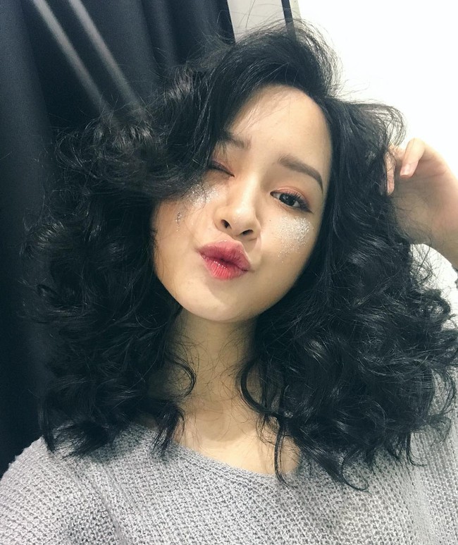 Lục Instagram của loạt hot girl Việt tìm ra 5 màu son hot phá đảo thời gian này ảnh 14