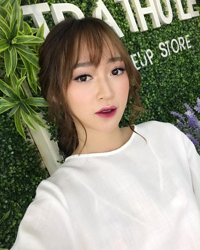 Lục Instagram của loạt hot girl Việt tìm ra 5 màu son hot phá đảo thời gian này ảnh 17