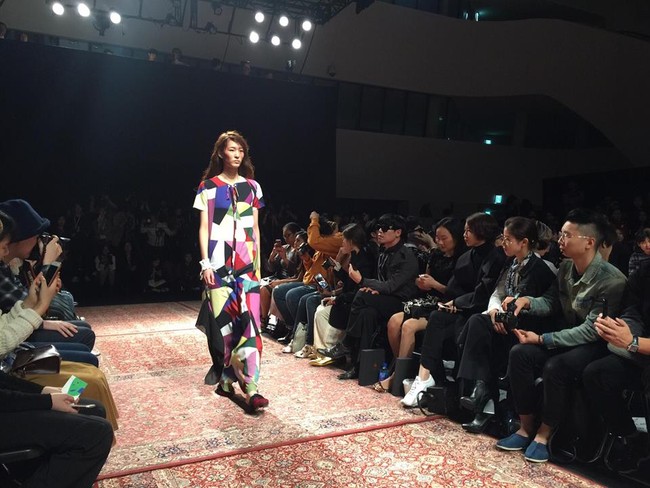 Hoàng Ku, Châu Bùi, Cao Minh Thắng nổi bật không kém fashionista Hàn tại Seoul Fashion Week - Ảnh 20.
