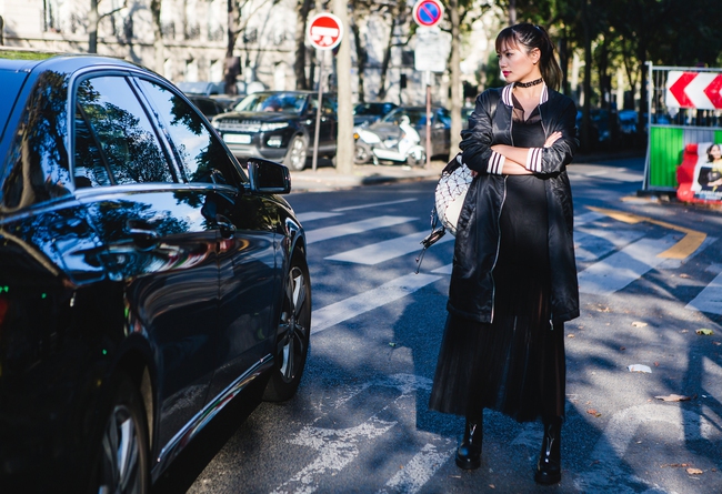 Ngưỡng mộ với cô gái Việt siêu chất, nổi bật ở tuần lễ thời trang Paris