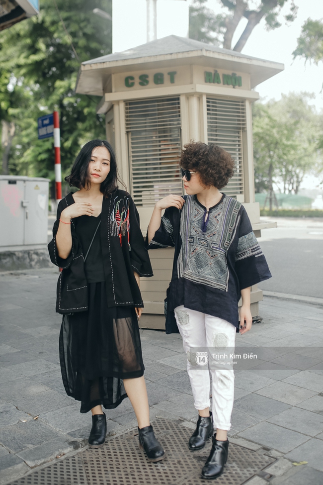 Street style ngày 5 VIFW: Mâu Thủy chơi lầy, đội mấn đạp xe trên phố cực lạ - Ảnh 45.