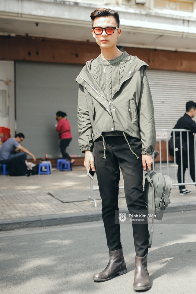 Street style ngày 5 VIFW: Mâu Thủy chơi lầy, đội mấn đạp xe trên phố cực lạ - Ảnh 33.