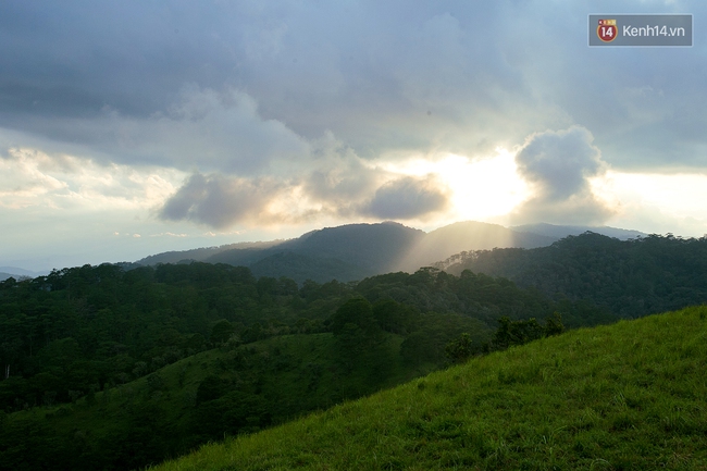 Trekking và cắm trại ở đồi Tà Năng: Đi để thấy mình còn trẻ và còn nhiều nơi phải chinh phục! - Ảnh 23.