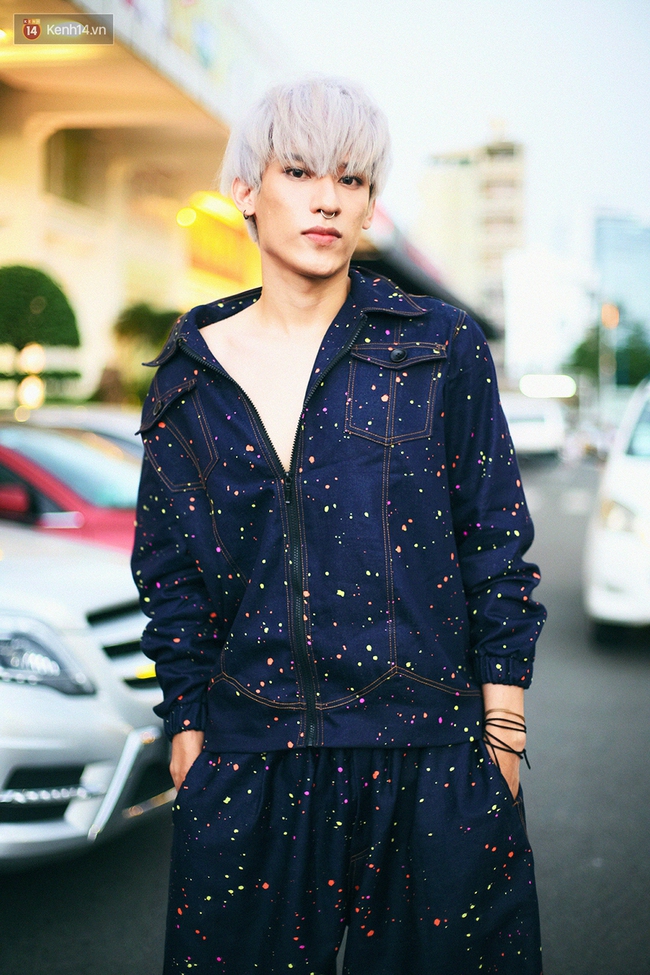 Street style 2 miền: Hà Nội toàn đen trắng đối lập Sài Gòn rực rỡ sắc màu - Ảnh 18. Street style 2 miền: Hà Nội toàn đen trắng đối lập Sài Gòn rực rỡ sắc màu - Ảnh 18.