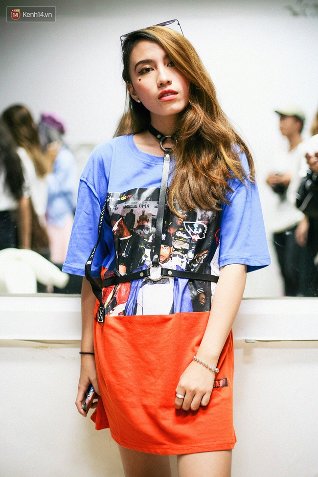 Street style 2 miền: Hà Nội toàn đen trắng đối lập Sài Gòn rực rỡ sắc màu - Ảnh 14. Street style 2 miền: Hà Nội toàn đen trắng đối lập Sài Gòn rực rỡ sắc màu - Ảnh 14.