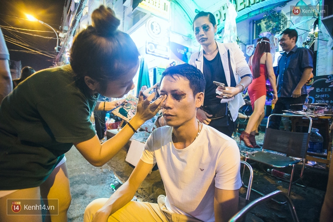 Hà Nội hay Sài Gòn cũng đều ngập tràn những bạn trẻ hóa trang độc đáo dịp Halloween - Ảnh 34.