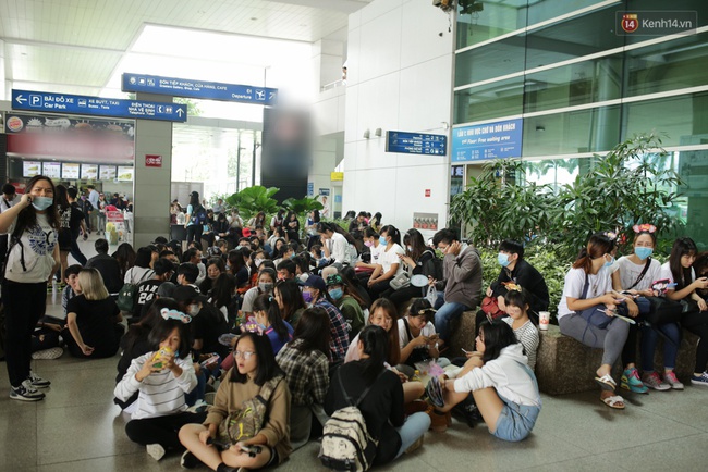 EXID gây chú ý với làn da đẹp không tì vết tại sân bay Tân Sơn Nhất - Ảnh 19.
