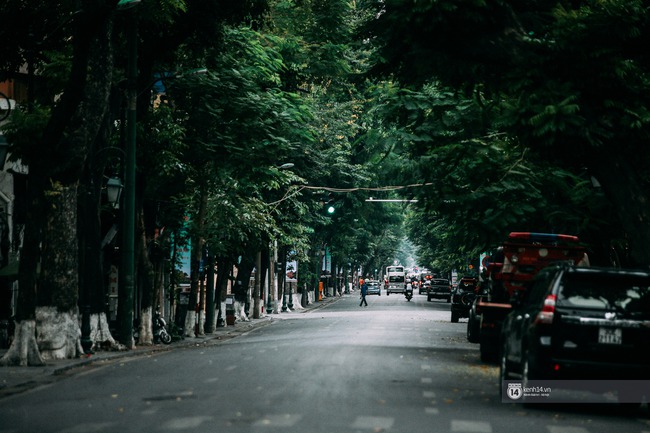 Hà Nội đẹp và yên bình quá trong một sáng ai cũng hân hoan: A, lạnh rồi! - Ảnh 2.