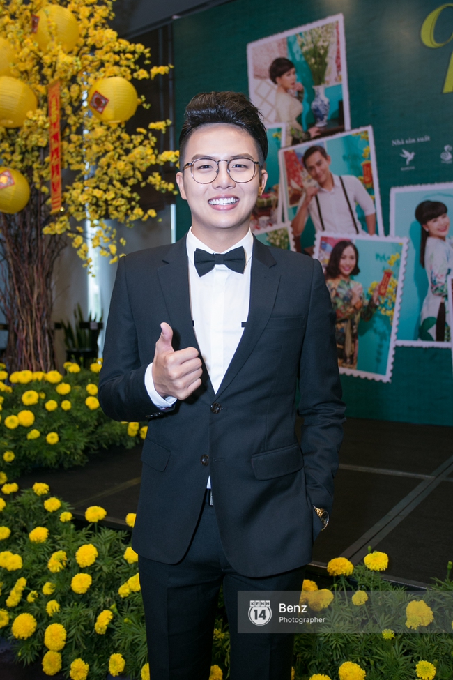 Diễm My 9x nhe răng, trợn mắt bóp cổ Việt Hương giữa họp báo - Ảnh 7. Diễm My 9x nhe răng, trợn mắt bóp cổ Việt Hương giữa họp báo - Ảnh 7.