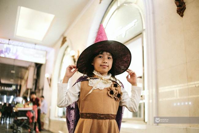 Hà Nội hay Sài Gòn cũng đều ngập tràn những bạn trẻ hóa trang độc đáo dịp Halloween - Ảnh 7.