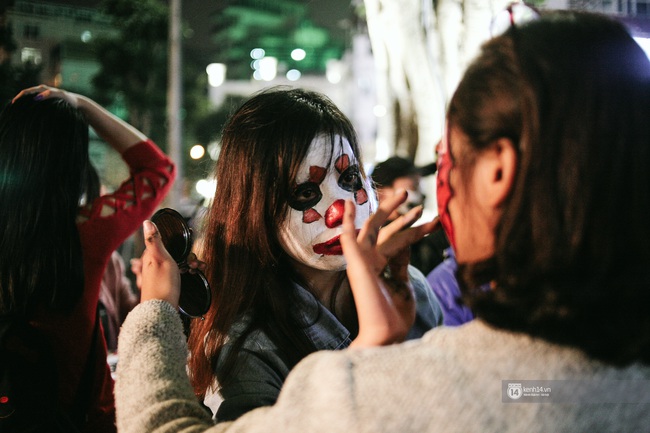 Hà Nội hay Sài Gòn cũng đều ngập tràn những bạn trẻ hóa trang độc đáo dịp Halloween - Ảnh 18.