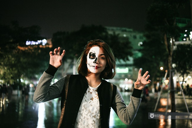 Hà Nội hay Sài Gòn cũng đều ngập tràn những bạn trẻ hóa trang độc đáo dịp Halloween - Ảnh 14.