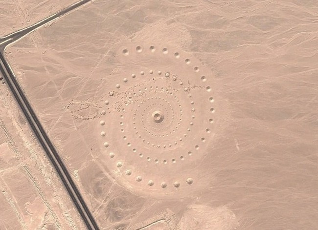 Những hình ảnh kì lạ nhất của Trái đất trên Google Earth - Ảnh 7.