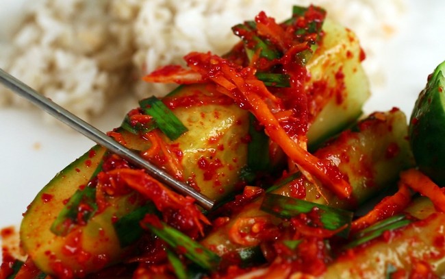 Học cách làm kimchi dưa chuột – “người anh em” của kimchi cải thảo - Ảnh 9.