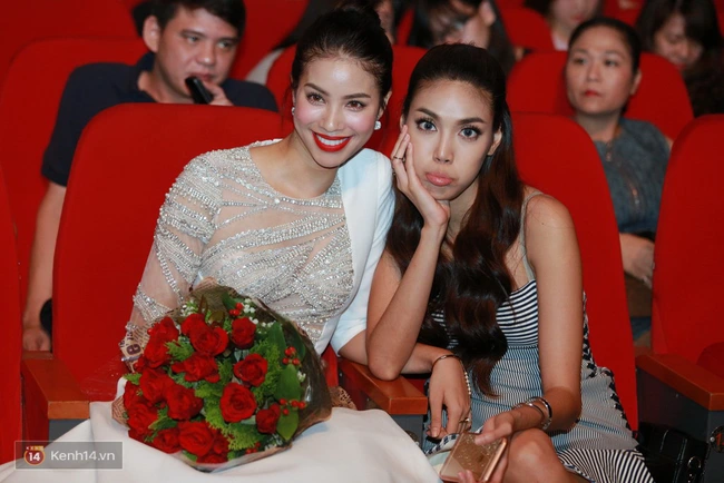 Fan thích thú trước những hình ảnh ghép đôi của cặp chị em Phạm Hương và Lan Khuê - Ảnh 8.