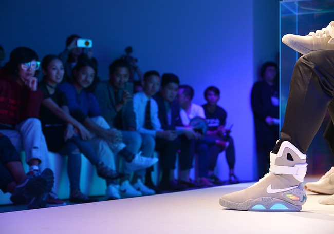 Tin được không: 2,2 tỷ đồng là giá cho đôi Nike Mag phiên bản mới nhất! - Ảnh 5. Tin được không: 2,2 tỷ đồng là giá cho đôi Nike Mag phiên bản mới nhất! - Ảnh 5.