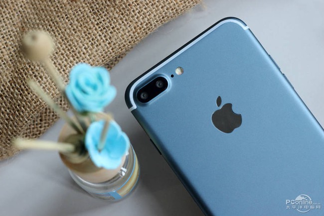 Cận cảnh iPhone 7 Plus bản màu xanh đẹp khó có thể cầm lòng - Ảnh 3.