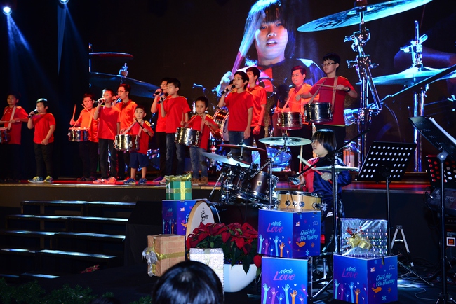 Thần đồng piano Evan Lê trình diễn Diễm Xưa trong đêm nhạc gây quỹ cho Học bổng Trịnh Công Sơn - Ảnh 7.