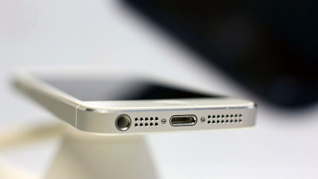 Những quyết định hứng nhiều gạch đá của Apple với iPhone - Ảnh 4.