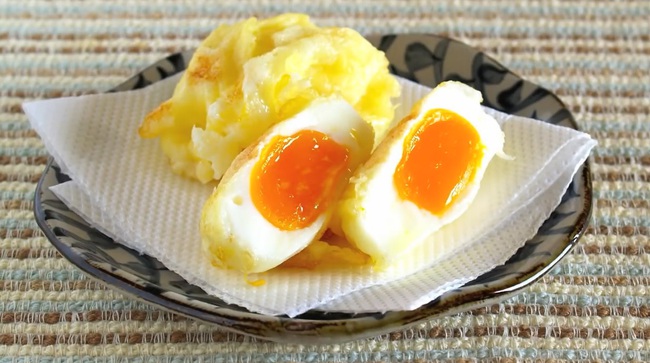 Cách để làm tempura trứng giòn tan mà vẫn còn nguyên lòng đào - Ảnh 6. Cách để làm tempura trứng giòn tan mà vẫn còn nguyên lòng đào - Ảnh 6.