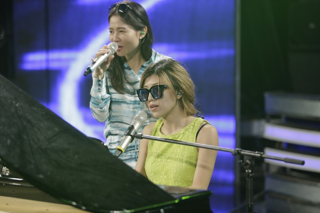 Thu Minh biểu diễn single mới cùng Trang Pháp trong đêm đăng quang Vietnam Idol 2016 - Ảnh 3.