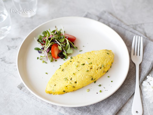 Bạn đã biết cách làm trứng omelet siêu ngon siêu béo này chưa? - Ảnh 9.
