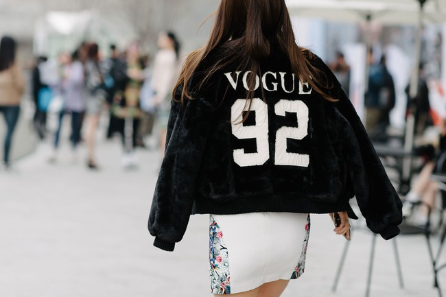 Mới ngày đầu dự Seoul Fashion Week, Tóc Tiên và Min đã lọt Top street style của Vogue - Ảnh 6.
