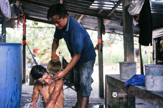 Ở rể, không sinh con, dành hết thời gian nuôi mẹ vợ và 3 đứa cháu tật nguyền của vợ - 10