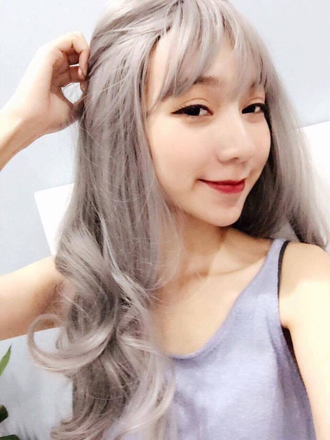 Cô gái xinh đẹp bán trà đá trước cổng trường ĐH lại gây sốt khi công khai chuyện đập mặt đi sửa lại và nâng ngực - Ảnh 11. Cô gái xinh đẹp bán trà đá trước cổng trường ĐH lại gây sốt khi công khai chuyện đập mặt đi sửa lại và nâng ngực - Ảnh 11.