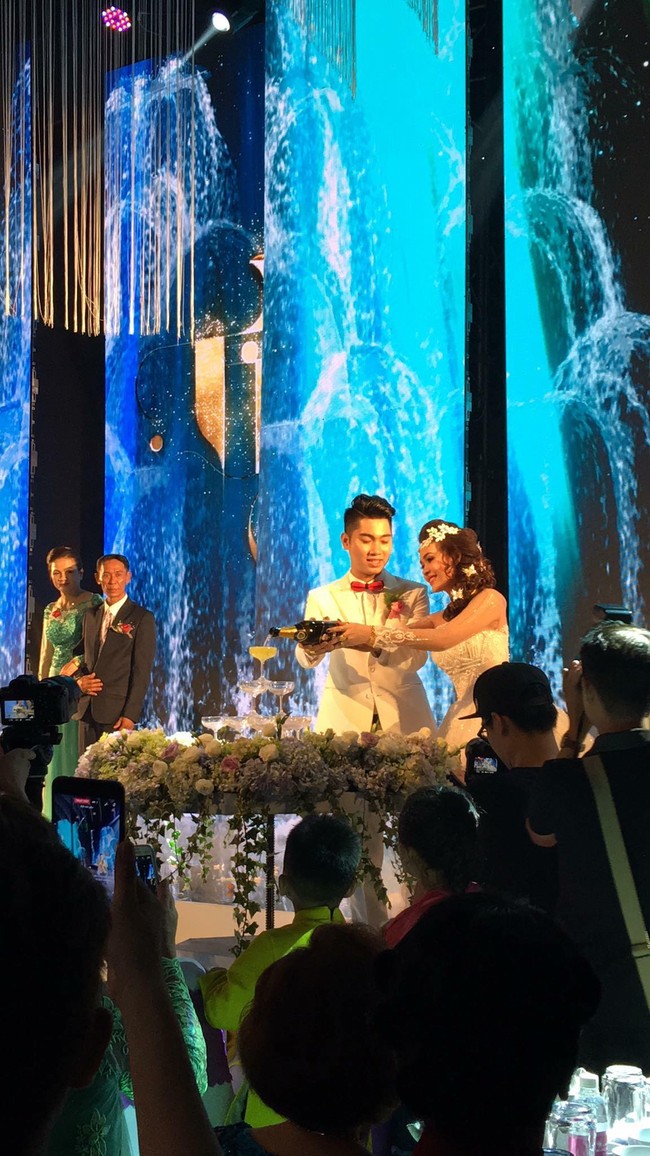 Tiết lộ danh tính cô dâu chú rể trong đám cưới 10 tỷ mời toàn sao Việt hạng A - Ảnh 4.