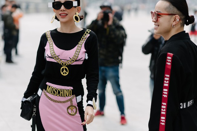 Mới ngày đầu dự Seoul Fashion Week, Tóc Tiên và Min đã lọt Top street style của Vogue - Ảnh 7.