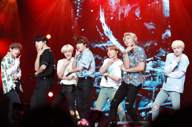 Fan BTS bị chỉ trích vì vô duyên: Hô tên BTS trong lúc NCT 127 biểu diễn - Ảnh 5.