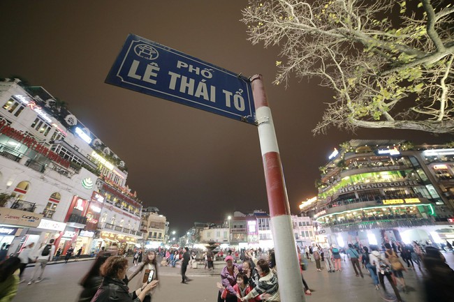 Ngắm Hà Nội - Sài Gòn: Trước và sau khi các điểm nổi tiếng đồng loạt tắt đèn nhân 10 năm Giờ Trái Đất - Ảnh 5.