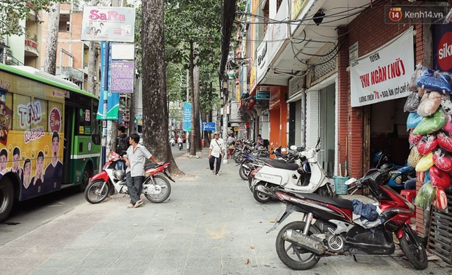 Đường phố rộng thênh thang cho người đi bộ ở Sài Gòn sau chiến dịch giành lại vỉa hè - Ảnh 13.