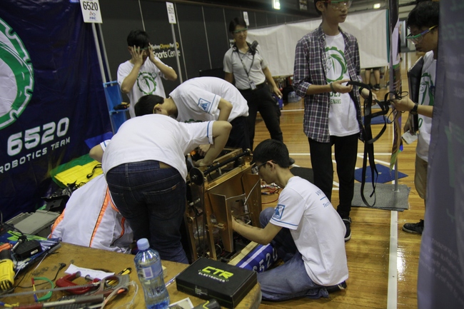 Trường Ams có nhóm học sinh đầu tiên của Việt Nam đi thi robot quốc tế - Ảnh 7.